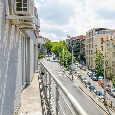 Matteo - Modern With Free Parking Apartment Bratislava