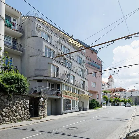Matteo - Modern With Free Parking * Bratislava