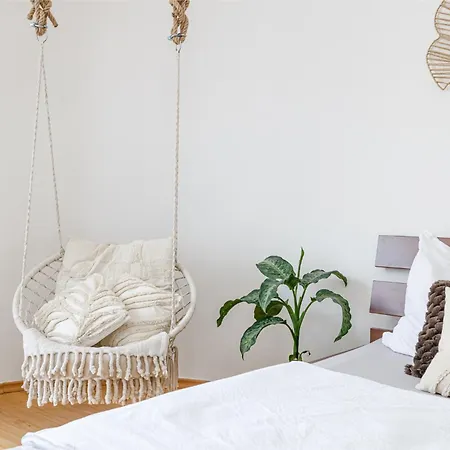 Matteo - Modern With Free Parking * Bratislava