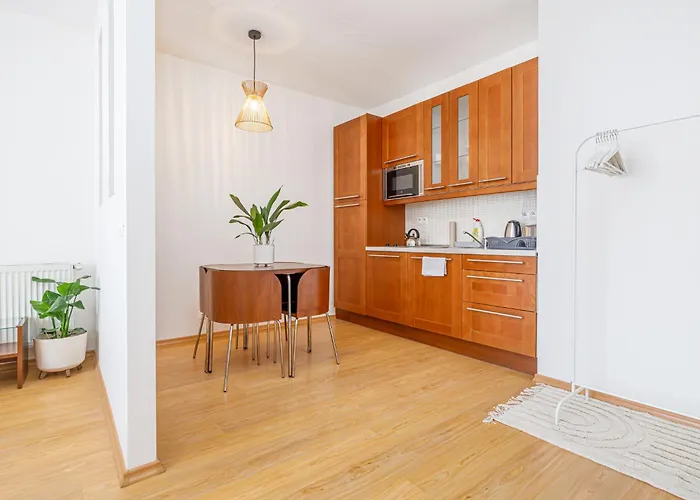 Matteo - Modern With Free Parking Apartment Pressburg