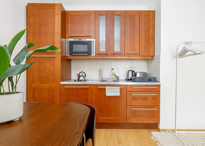 Matteo - Modern With Free Parking Apartment *